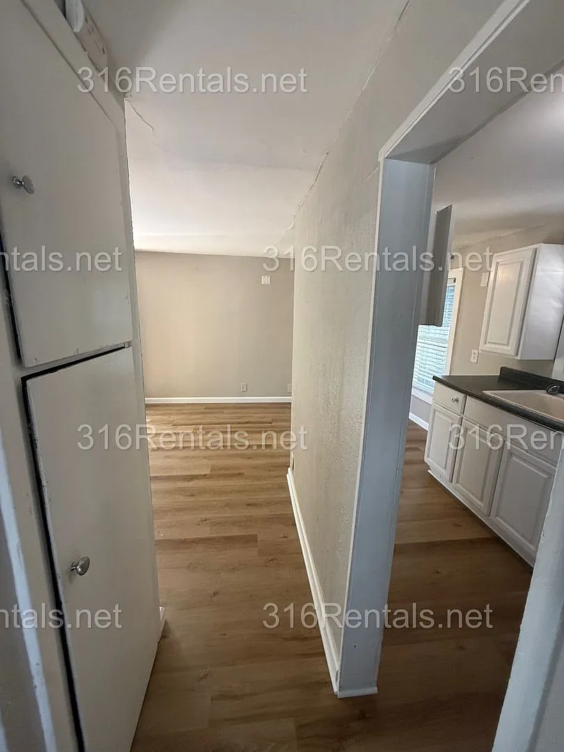 $750- 1 bed 1 bath -Single Family Home — Photo 1