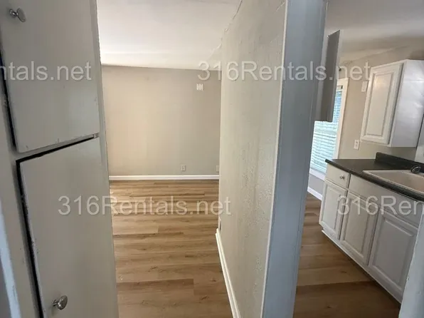 $750- 1 bed 1 bath -Single Family Home, 124.5 N Spruce Ave, Wichita, KS 67214
