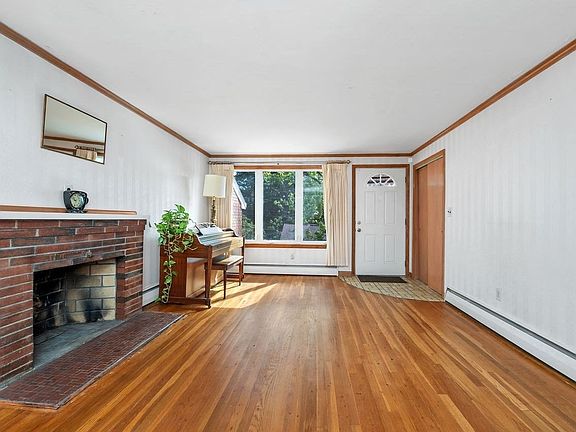 4th image of 195 Temple Rd