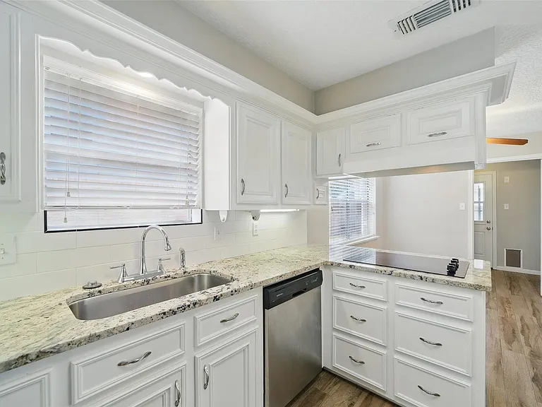 22406 Prince George St — Photo 12