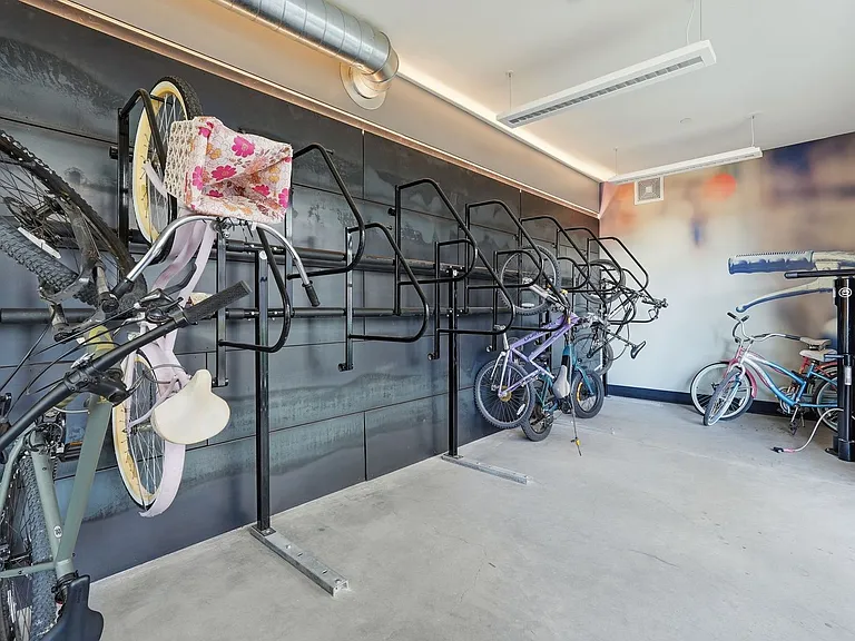 Elevate Your Urban Experience! Move in before the end of the month and get 10 weeks FREE Rent! — Photo 79