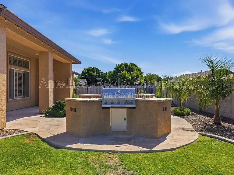 7017 W Greenbriar Dr — Photo 45