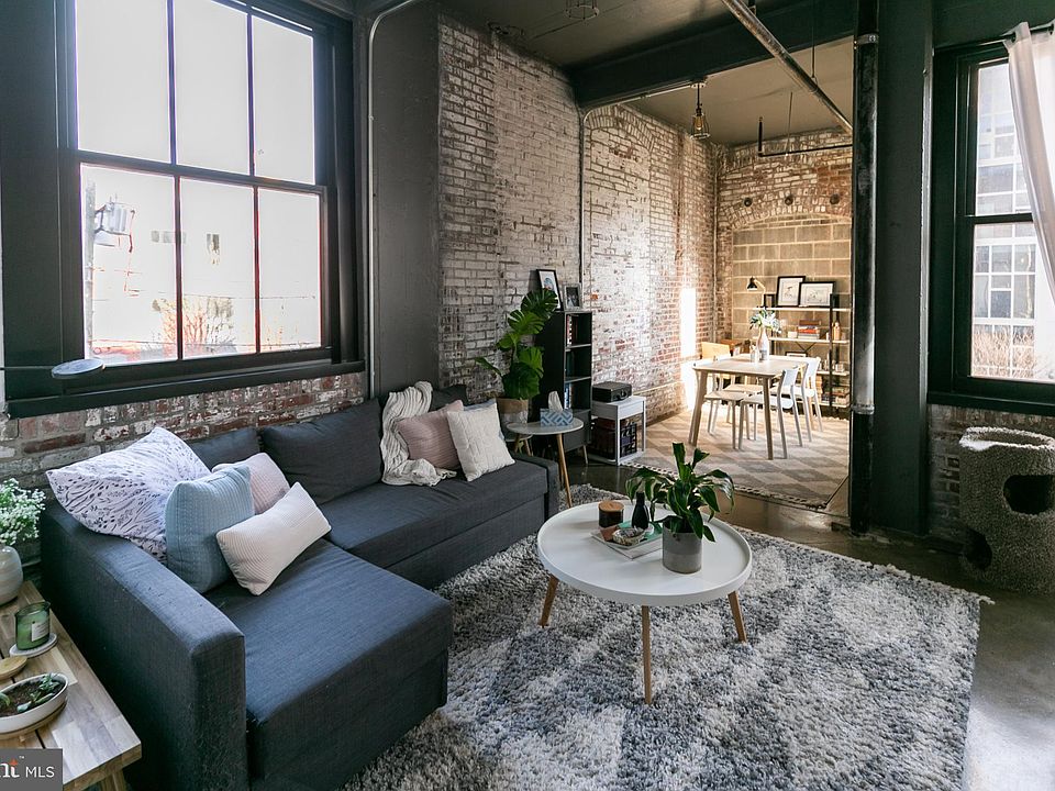 1st image of 1701 Tulip St Unit 206