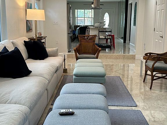4th image of 418 W Park Ave