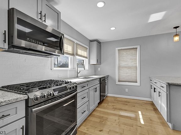 4th image of 12 Highview Ave