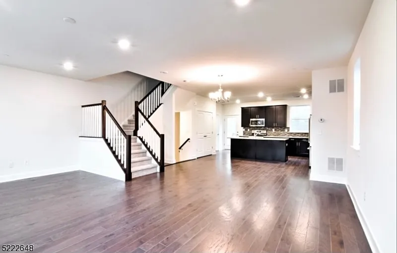 3 bed, 3.5 bath, $4,200 — Photo 3
