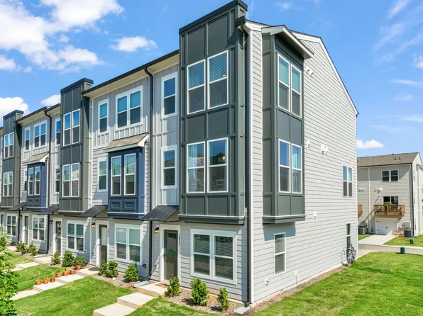 1955 Robin Hill Ln, Raleigh, NC 27610