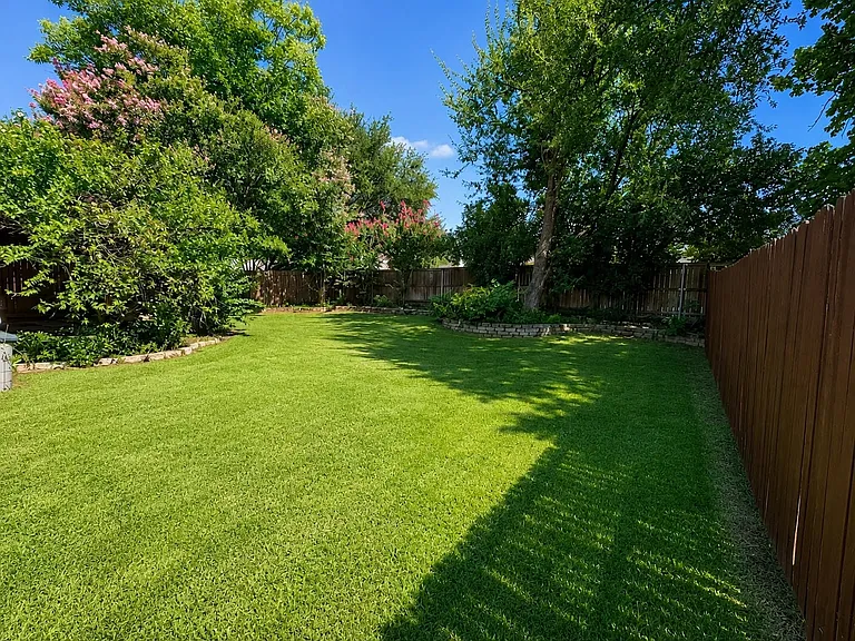 1612 Meadowview Dr — Photo 18
