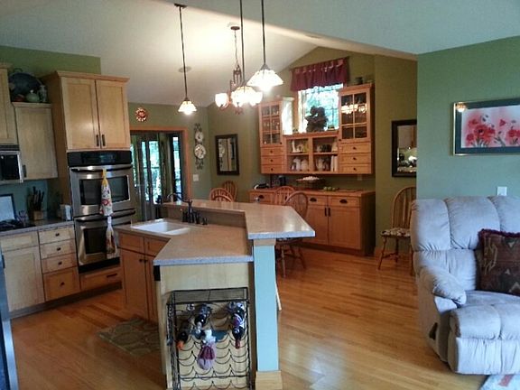 3rd image of 1362 Creekwood Dr
