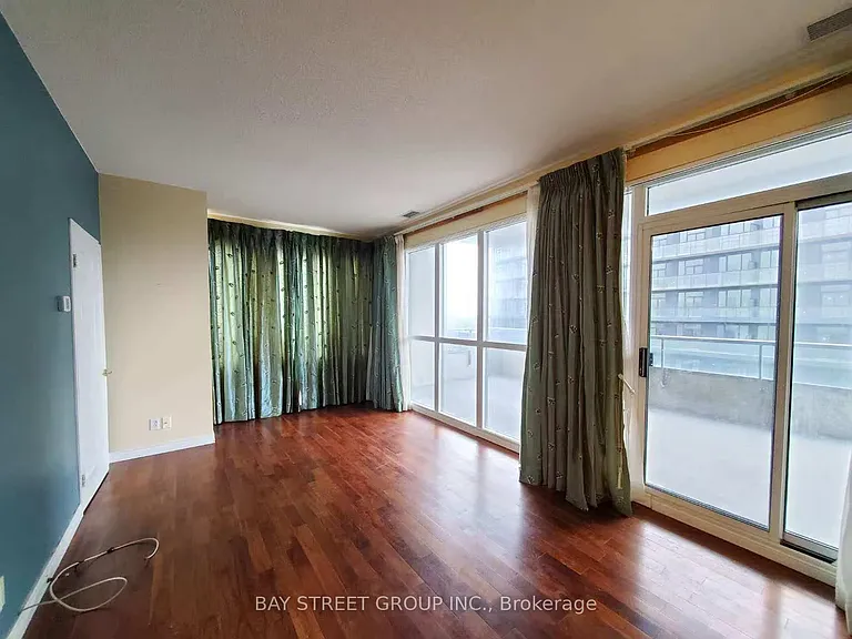 23 Hollywood Ave #Penthouse 206 — Photo 6