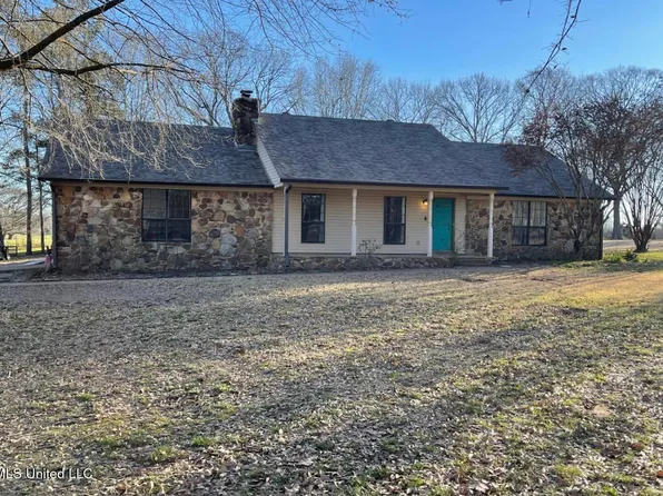 334 Shaker Dr, Senatobia, MS 38668