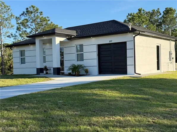 207 W 15th St, Lehigh Acres, FL 33972