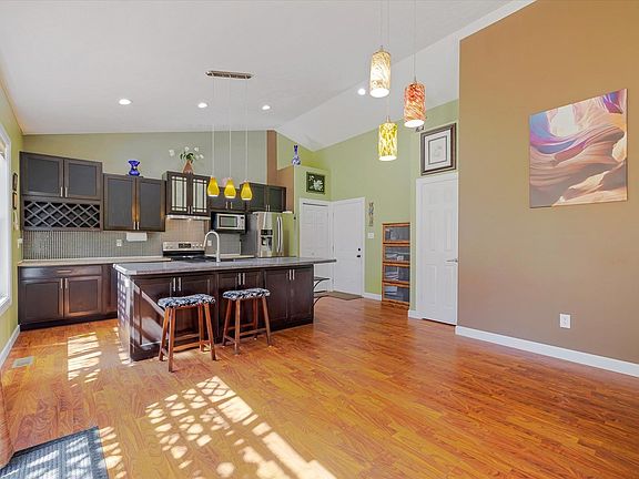 5th image of 4930 W Bedrock Rd