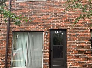 1S243 Stratford Ln, Villa Park, IL 60181