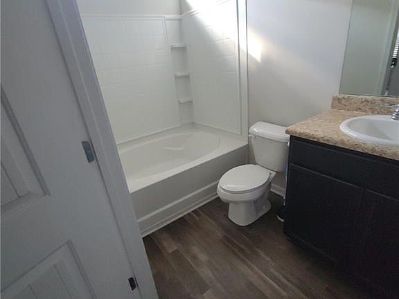 4th image of 6 Bayberry Cir SW