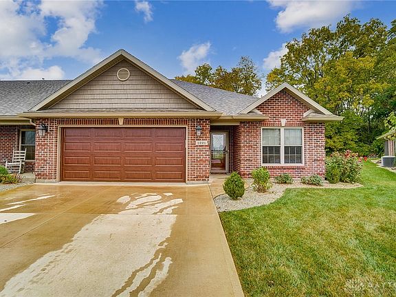 4th image of 1221 E Bentley Cir