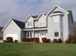 830 E Scenic Rd, Oak Creek, WI 53154