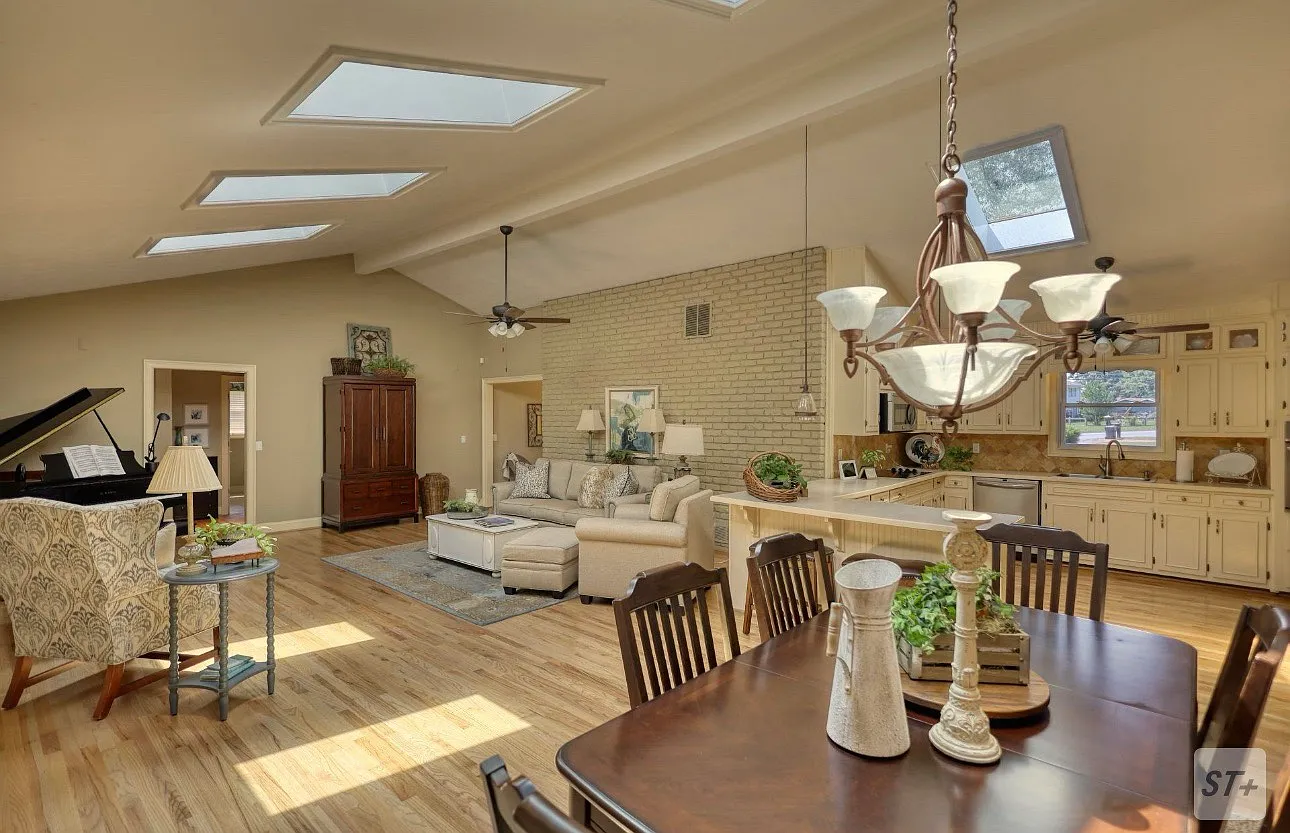 3 bed, 2169 sqft, $2,000 — Photo 1