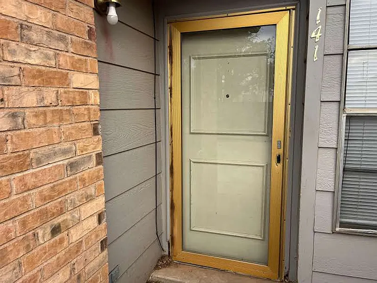 141 N Troy Ave #A — Photo 2