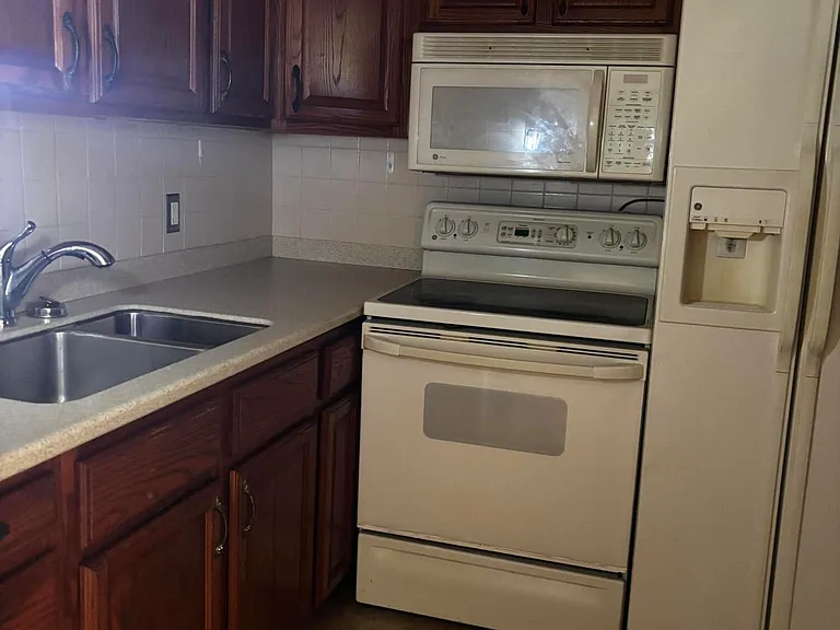 284 Windsor N #M — Photo 8