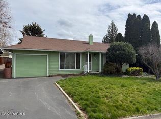 923 Rose Pl, Yakima, WA