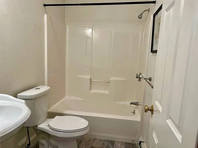 4 R Chapel St #A — Photo 12