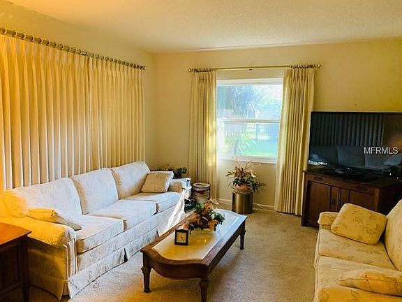 4th image of 475 Muirfield Ct