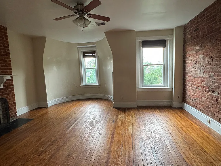 1316 Floyd Ave #3 — Photo 2