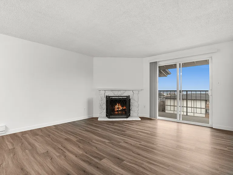 2 Bed 1.5 Bath Standard - 775 Sq Ft 2 Bed 1.5 Bath Standard - 775 Sq Ft