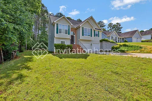 352 The Gables Dr Photo 1