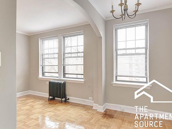 2nd image of 1210 W Sherwin Ave #310