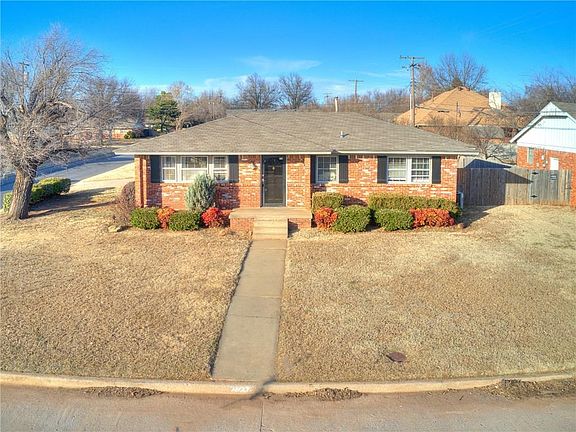 3rd image of 2637 Berkshire Way