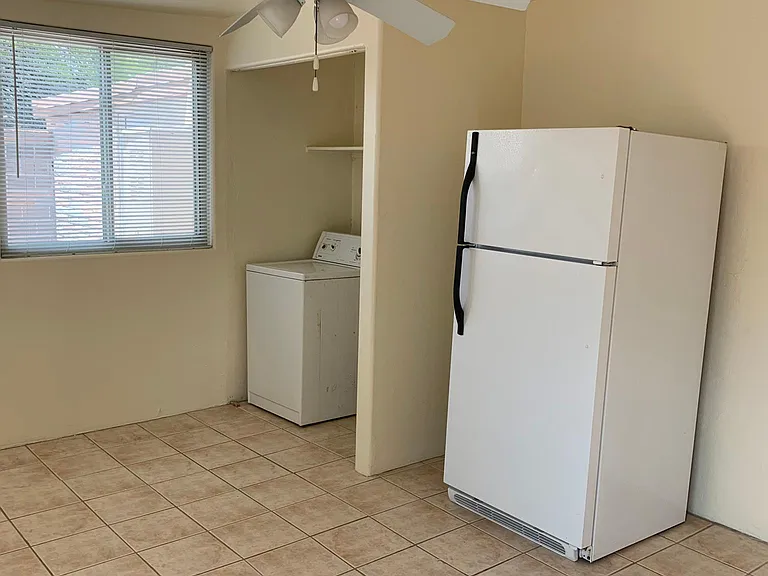 1474 E Hedrick Dr — Photo 20