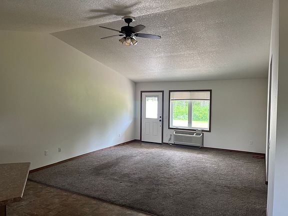 4th image of 930 1st St NE #L-4