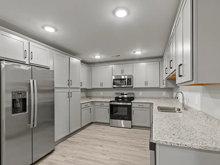Lucas Ferry Townhomes — Photo 12