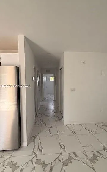 811 E 52nd St #102 — Photo 21