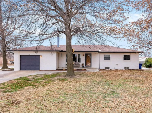 226 N Sedgwick St, Garden Plain, KS 67050