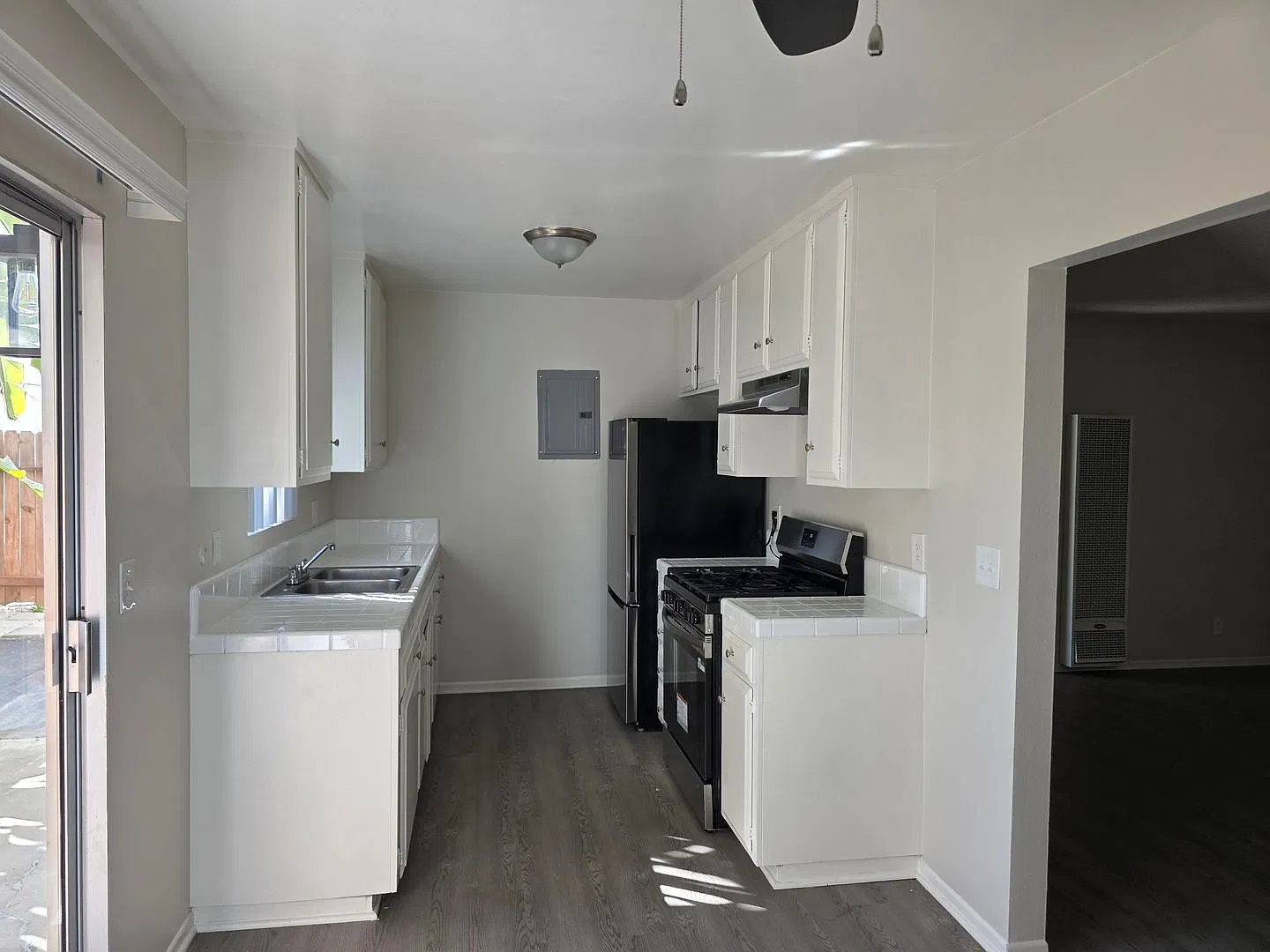 Mediterranean Apartments — Photo 3