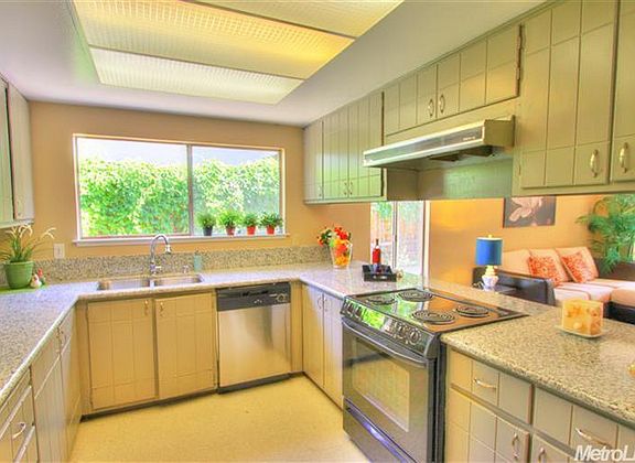 5th image of 3637 Pullman Dr