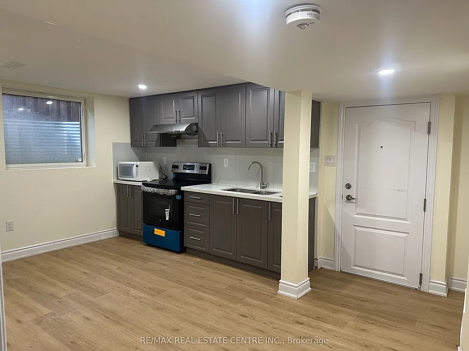 31 Haslemere Ave