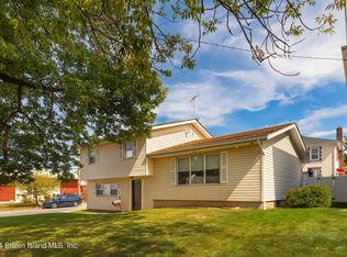 985 Manor Rd, Staten Island, NY 10314