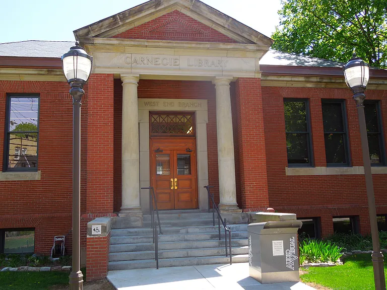 Steuben St — Photo 22