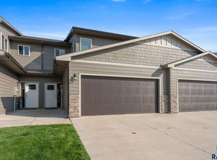 5504 S Seville Pl, Sioux Falls, SD 57108
