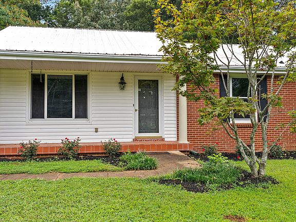 3rd image of 129 James Dr