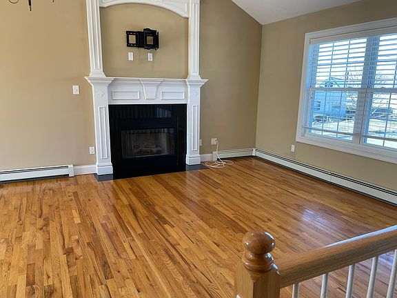 2nd image of 212 N Chestnut St #1