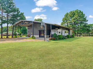 206 Laramie Lake Dr, Powderly, TX 75473