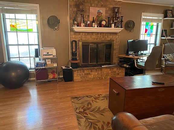 5th image of 3502 Tall Oak St