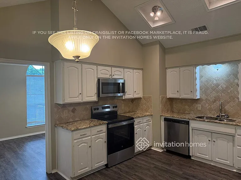 1517 Woodvale Dr — Photo 6