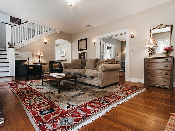 2nd image of 105 Adriatic Ave