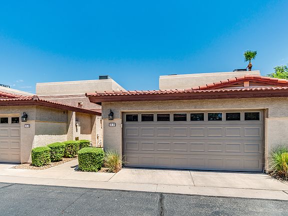 Front of townhome